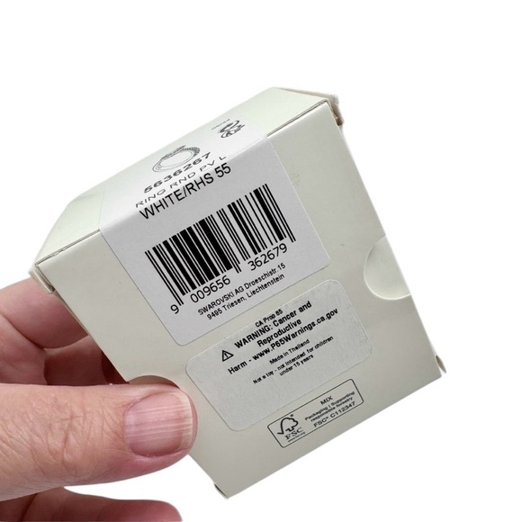 Swarovski Una Angelic Ring Halo Solitaire with Pave Crystals Size 7 - Picture 12 of 14